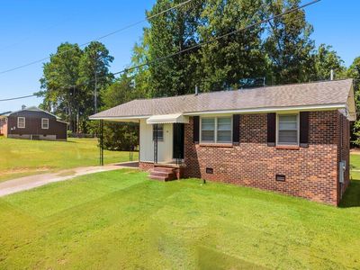 Property at 18 Oaklawn Dr, Abbeville, SC