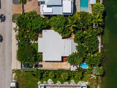 12 Bay Dr
