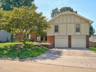 1028 E Manchester Drive