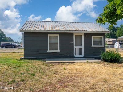 210 E 11th Ave