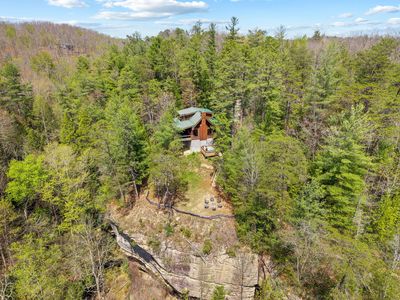 498 Lakeside Dr
