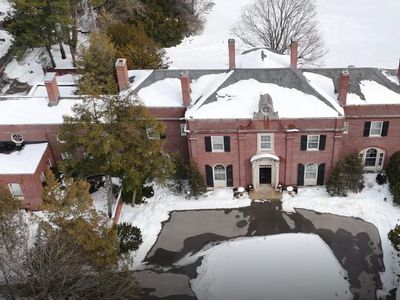 250 Plymouth Ave SE