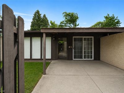 Property at 37 Greenfield Ct, Berea, OH