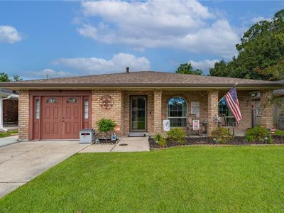 Property at 137 Dianne Dr, Saint Rose, LA