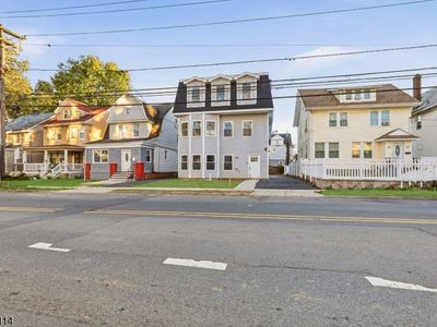 64 Lyons Ave