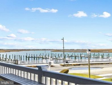 221 Limpet Dr #221