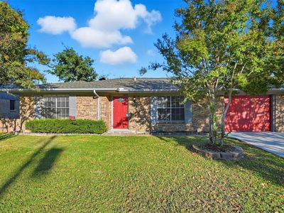 Property at 1423 Main St, Kaufman, TX