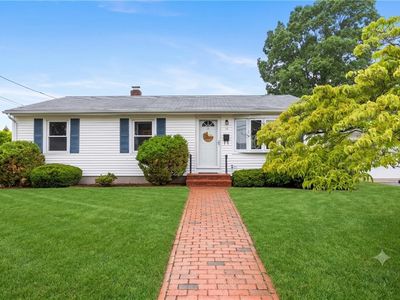 14 Primrose Dr E