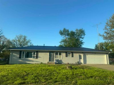 200 W Railroad St