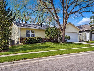 422 Chalet Dr NW