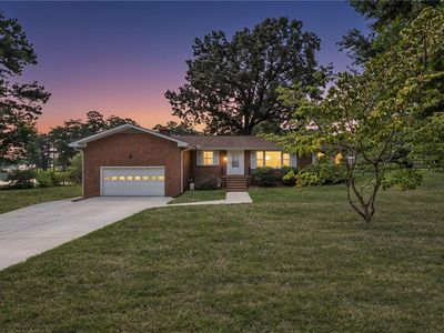 3901 Wedgewood Dr