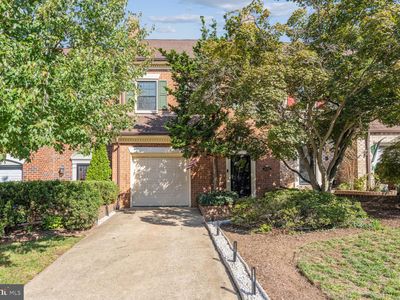 6310 Chaucer View Cir