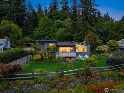 3700 Crystal Springs Drive NE
