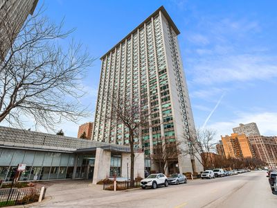 3600 N Lake Shore Dr APT 2122