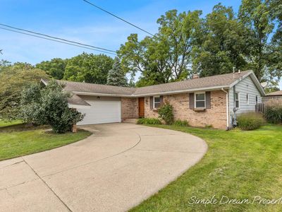 1727 Weymouth Dr SE