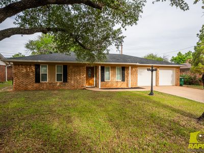 3005 Bluebonnet Ln