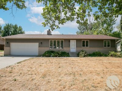 738 Aronson Ave