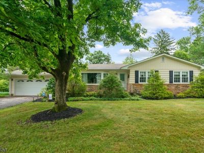 11 Meadow Brook Rd