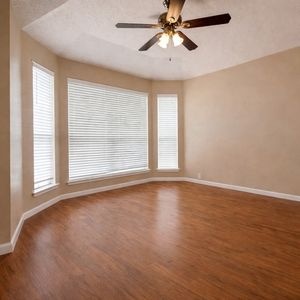 Property at 2516 Fairway View Dr, Burleson, TX