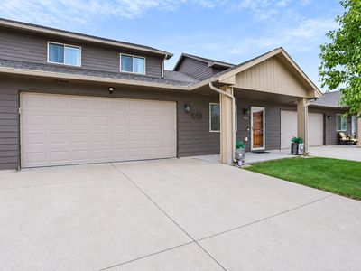 Property at 904 Villa Dr, Aberdeen, SD