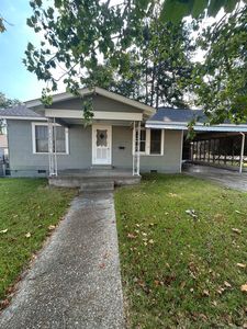 1113 N College Ave