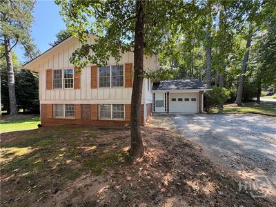 595 Camelot Drive