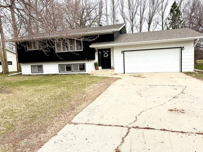 1215 Edgewood Dr