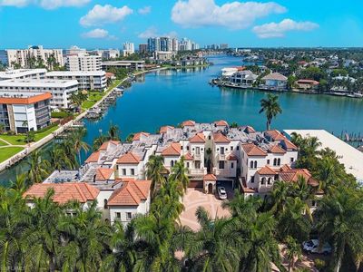 221 Harbour DR #6