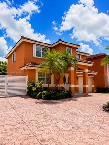 Property at 19727 NW 84th Pl, Hialeah, FL