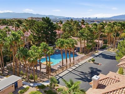 251 S Green Valley Pkwy Unit 421