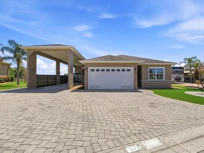 572 Meandering Way