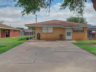 Property at 606 6th St, Wolfforth, TX