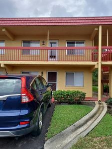 400 El Camino Dr APT 214