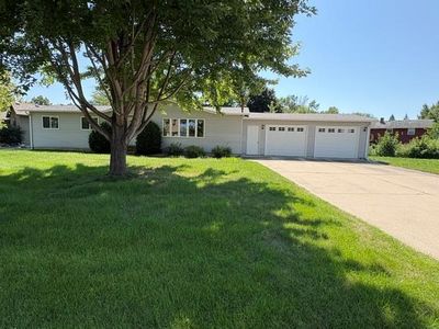 1250 Lakeview Ln SW