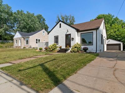 630 White Bear Ave N