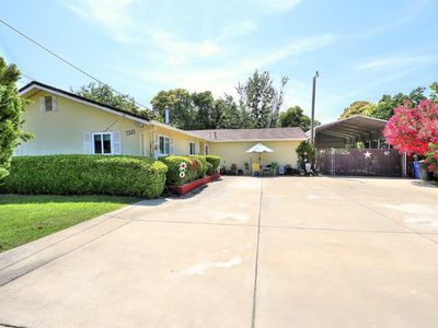 7333 Almond Ave