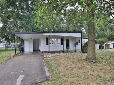 Property at 1022 Helvetia Dr, Highland, IL