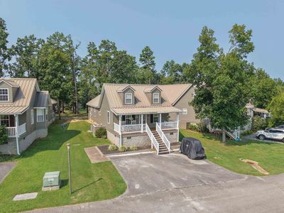 27 Pearl Pkwy