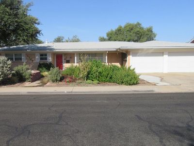 1709 Emerald Ave