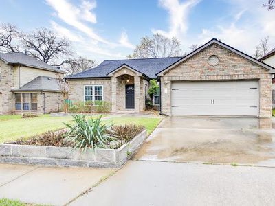2223 Mockingbird Dr