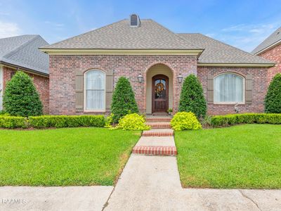 110 Lakeshore Dr