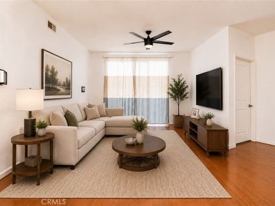 1801 E Katella Ave APT 1076