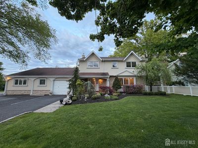 688 Grove Ave