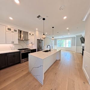113 Beacon St #B