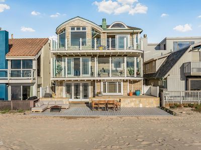 3365 Ocean Dr