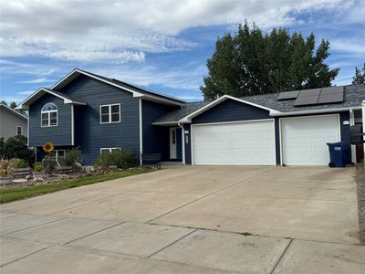 205 38th Ave NE