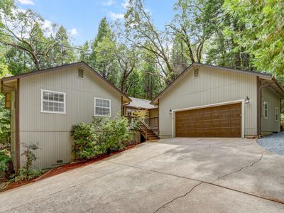 4610 Wandering Way
