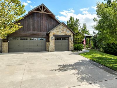 7600 Walk In The Park Dr