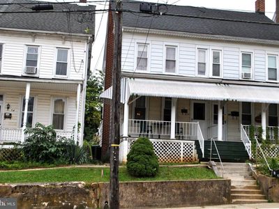 52 E High St