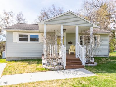 51 Howe Rd